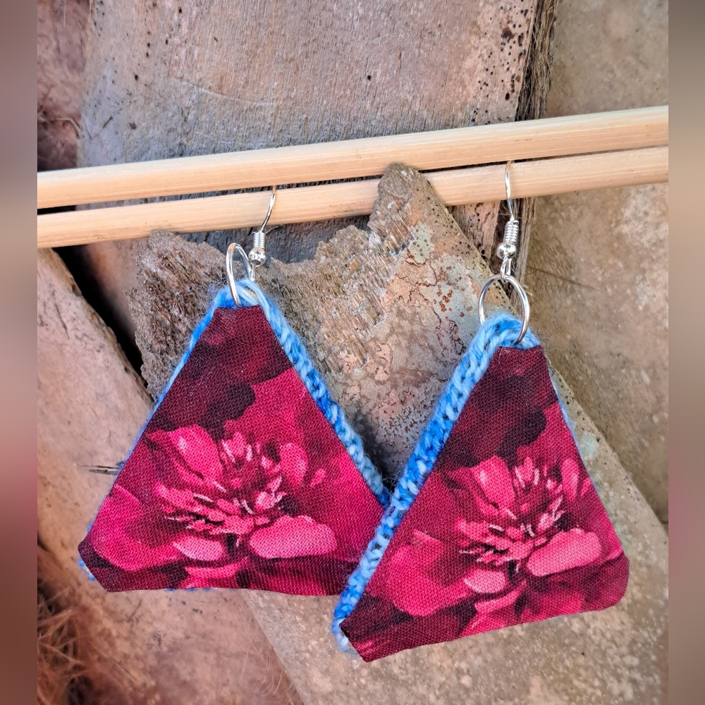 Triangle Knit Earrings Blue Hand Dyed Yarn Red Floral Cotton - Picture 9 of 11